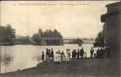 Ak Availles-Limousines Vienne, Pont metallique sur la Vienne