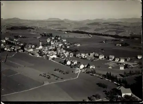 Ak Scheffau Scheidegg im Allgäu, Blick vom Allgaeu auf das Dorf Scheidegg