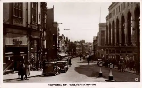 Ak Wolverhampton West Midlands England, Victoria Street, historische Straßenansicht, Autos, Me...