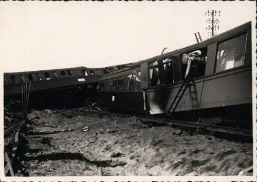 Foto Frankreich, Eisenbahn-Unglück, Verkehrsunfall