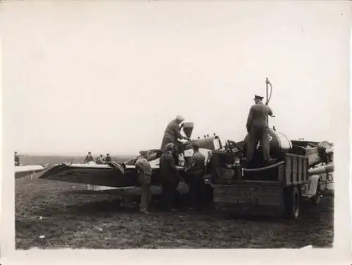Foto Militärflugzeug, Betankung eines Flugzeugs in der Luft