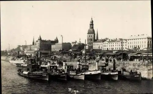 Foto Ak Riga Lettland, Dampfer und Schlepper im Hafen