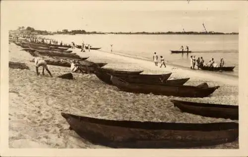 Ak Afrika, Strandpartie, Kanus