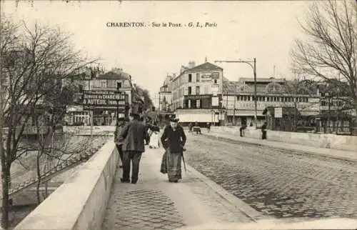 Ak Charenton le Pont Val de Marne, Sur le Pont