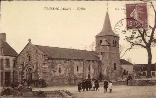 Ak Voussac Allier, Eglise   Kirche, Schwarz-Weiß-Bild