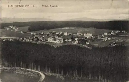 Ak Hahnenklee Bockswiese Goslar im Harz, Hahnenklee i. H., Total-Ansicht, Landschaft, Häuser, Wäl