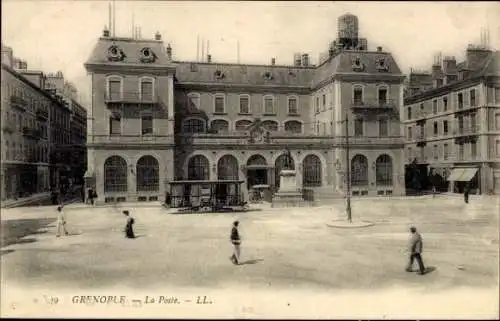 Ak Grenoble Isère, La Poste,  Gebäude, Straßenansicht, Menschen auf der Straße