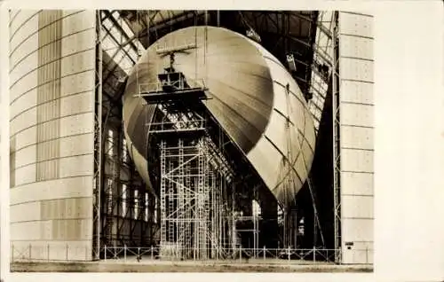 Ak Zeppelin Luftschiff LZ 129 Hindenburg in Bau, Luftschiffhalle