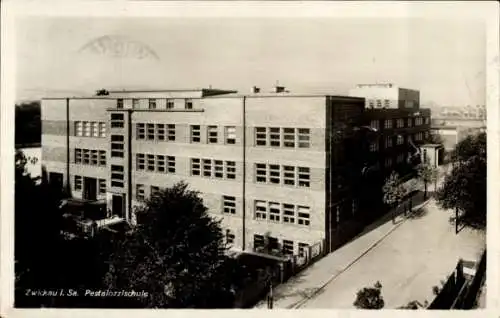 Ak Zwickau in Sachsen, Blick auf die Pestalozzi Schule