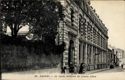 Ak Nantes Loire Atlantique, Ansicht des Lycée National de Jeunes Filles, Architektur,  