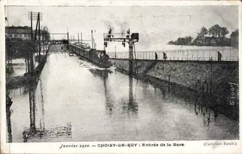 Ak Choisy le Roy Val de Marne, Eingang zum Bahnhof, Hochwasser, Dampflok