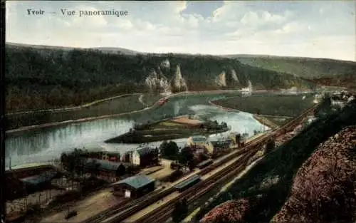 Ak Yvoir sur Meuse Wallonien Namur, Panoramablick auf  Flussansicht, ländliche Umgebung
