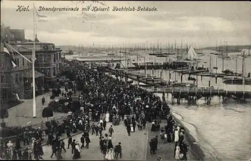 Ak Kiel in Schleswig Holstein, Strandpromenade, Vogelschau, Menschenmasse, Kaiserl. Yachtclub