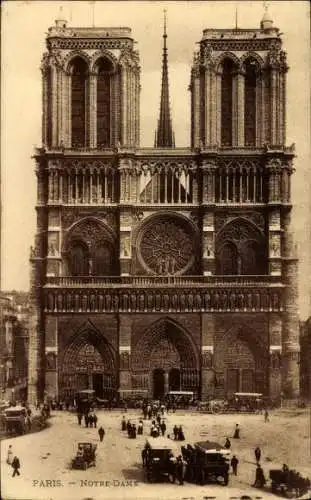 Ak Paris I Ile de la Cité, La Conciergerie, Notre-Dame Kathedrale,  Architektur, Menschenmenge, P