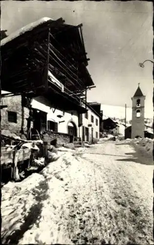 Ak Saint Véran Hautes Alpes, Dorfstraße, Schnee