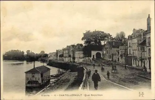 Ak Châtellerault Vienne, Flussufer, Häuserzeile, Personen, ruhige Atmosphäre