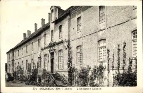 Ak Solignac Haute Vienne, L'ancienne Abbaye,  Architektur, zwei Etagen, Fenster, Tür