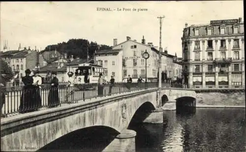 Ak Épinal Lothringen Vosges, Le Pont de pierre,  Gebäude, Straßenbahn