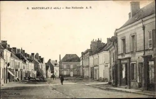 Ak Manthelan Indre et Loire, Rue Nationale, städtische Straßenansicht,  Gebäude