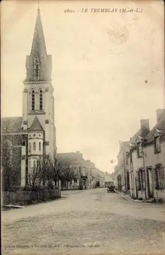 CPA Le Tremblay Maine et Loire, Place et Église