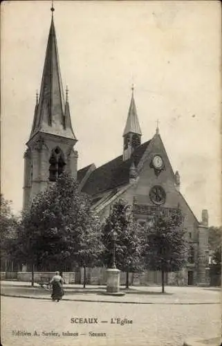 Ak Sceaux Haut de Seine, Kirche, Uhrturm, Bäume, Straße,  