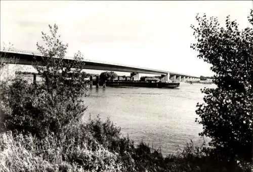 Ak Wittenberge an der Elbe Prignitz, Elsterbrücke, Fluss mit Bäumen und Schiffsverkehr