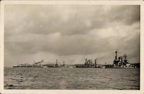 Ak Deutsche Kriegsschiffe, Die Flotte im Kieler Hafen