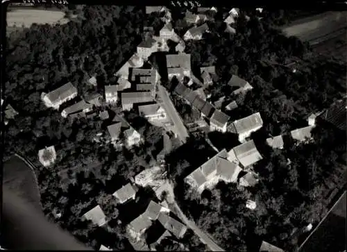 Ak Frickenhausen am Neckar Württemberg, Das Bild zeigt eine Luftaufnahme des Dorfes Frickenhau...