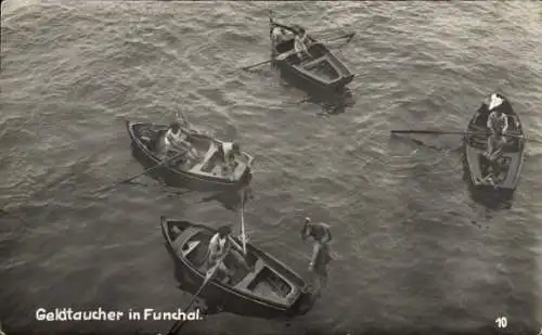 Ak Funchal Insel Madeira Portugal, Geldtaucher in  mehrere Boote, Männer im Wasser