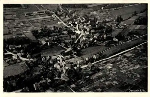 Ak Oestrich Winkel am Rhein Rheingau, Luftaufnahme von Oestrich, ländliche Umgebung, zahlreiche H