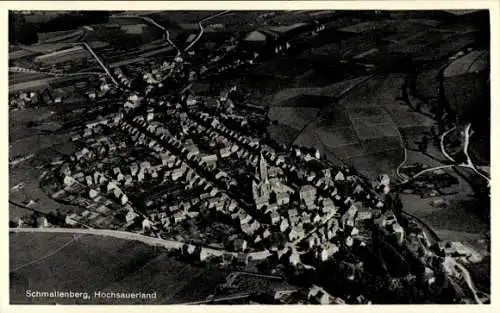 Ak Schmallenberg im Hochsauerland, Jagdhaus Wiese, Luftaufnahme von  Hochsauerland, Kirche im Zen