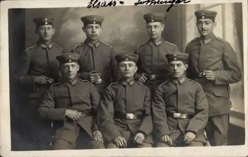 Foto Ak Berlin Spandau, Soldaten, Gruppenfoto