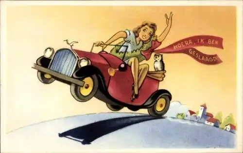 Ak Glückliche Frau fährt Auto, Autofahrt, Blumenkranz, Häuser