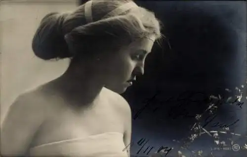 Ak Junge Frau, Portrait