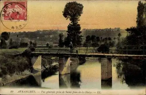Ak Avranches Manche, Brücke, Fluss, Landschaft, Häuser im Hintergrund