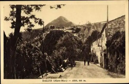 Ak Daluis Alpes Maritimes, Landschaft, Straße, Berg, Häuser, Personen, Sehenswürdigkeit