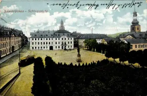Ak Saarbrücken im Saarland, Schlossplatz, Kirchtürme, Denkmal
