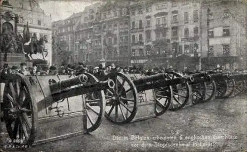 Ak Leipzig, Sechs erbeutete englische Geschütze, Siegesdenkmal, Menschenmenge