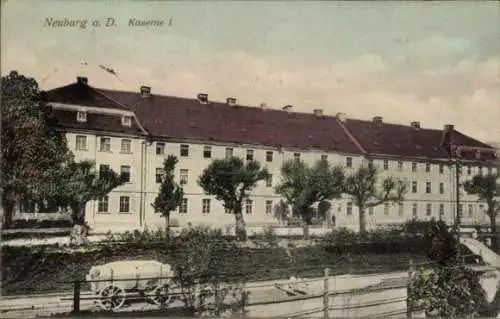 Ak Neuburg an der Donau Oberbayern, Kaserne 1, Neuburg a. D., s Gebäude