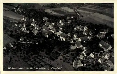 Ak Schornreute Ravensburg in Oberschwaben, Luftbild von Wolpertswende, zahlreiche Gebäude und Lan