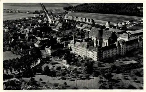 Ak Wiblingen Ulm an der Donau Baden, Luftaufnahme von  Schloss, Dorf, Flugzeugansicht