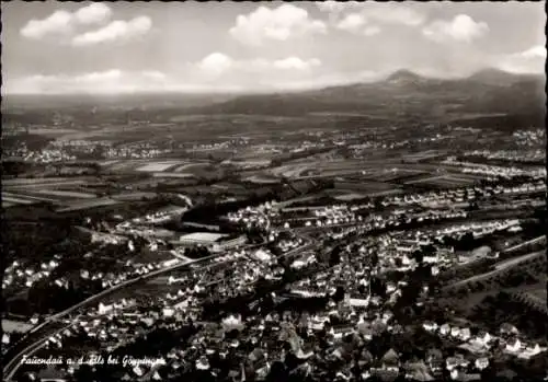 Ak Faurndau Göppingen in Württemberg, Luftaufnahme, ländliche Umgebung, Häuser, Berge im Hintergr