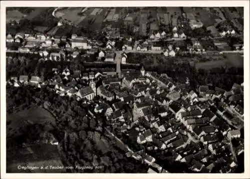 Ak Creglingen an der Tauber, Luftaufnahme von  viele Häuser, Landschaft im Hintergrund