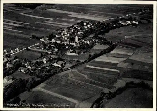 Ak Landshut in Niederbayern, Luftaufnahme Pörndorf, landwirtschaftliche Felder, Gebäude, Kirche