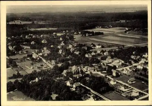 Ak Stockdorf Gauting in Oberbayern, Luftaufnahme von  Wohnbebauung, Felder, Wald