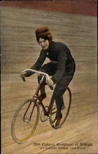 Ak Radrennsport, Radrennfahrerin Mme. Clocquet, belgische Meisterin, Fahrrad Dürkopp, Reifen Dunlop
