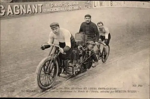 Ak Radrennsport, Bahnradfahrer Guignard, französ. Steher, Trainer Bertin-Weiss, Schrittmacher Tandem