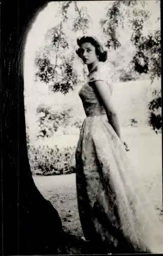 Foto Großbritannien, Frau-Porträt, Adlige, Kleid