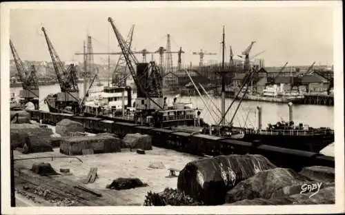 Ak Nantes Loire Atlantique, Schiff im Hafen, Krananlagen, Hafenstadt und Wasserweg