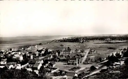 Ak Carolles Plage Jullouville Manche, Landschaft mit Häusern, Blick auf die Küste, Schwarz-Weiß-F